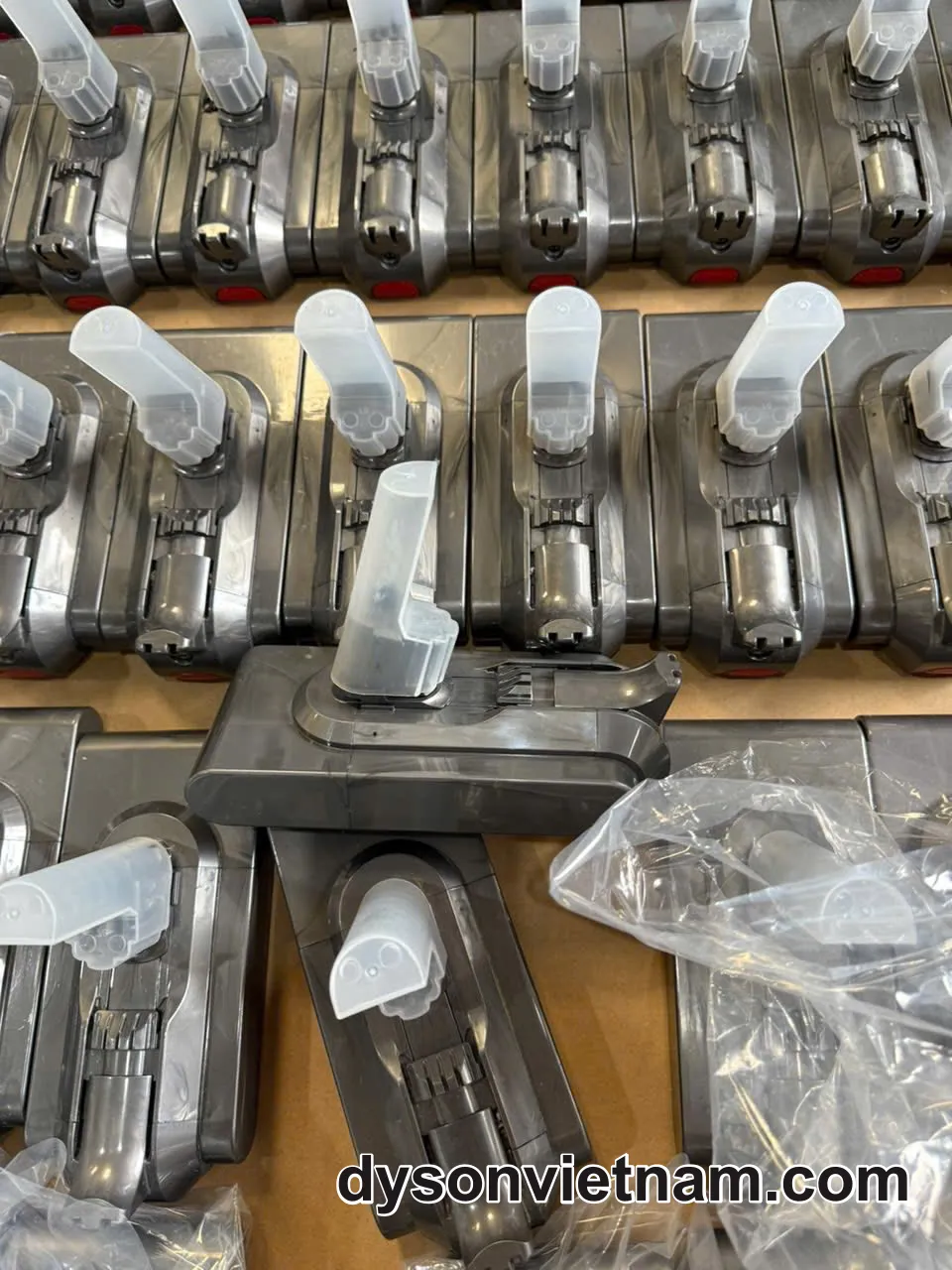 Địa Chỉ Chuyên Thay Pin Máy Hút Bụi Dyson V6 Chính Hãng Tại TPHCM