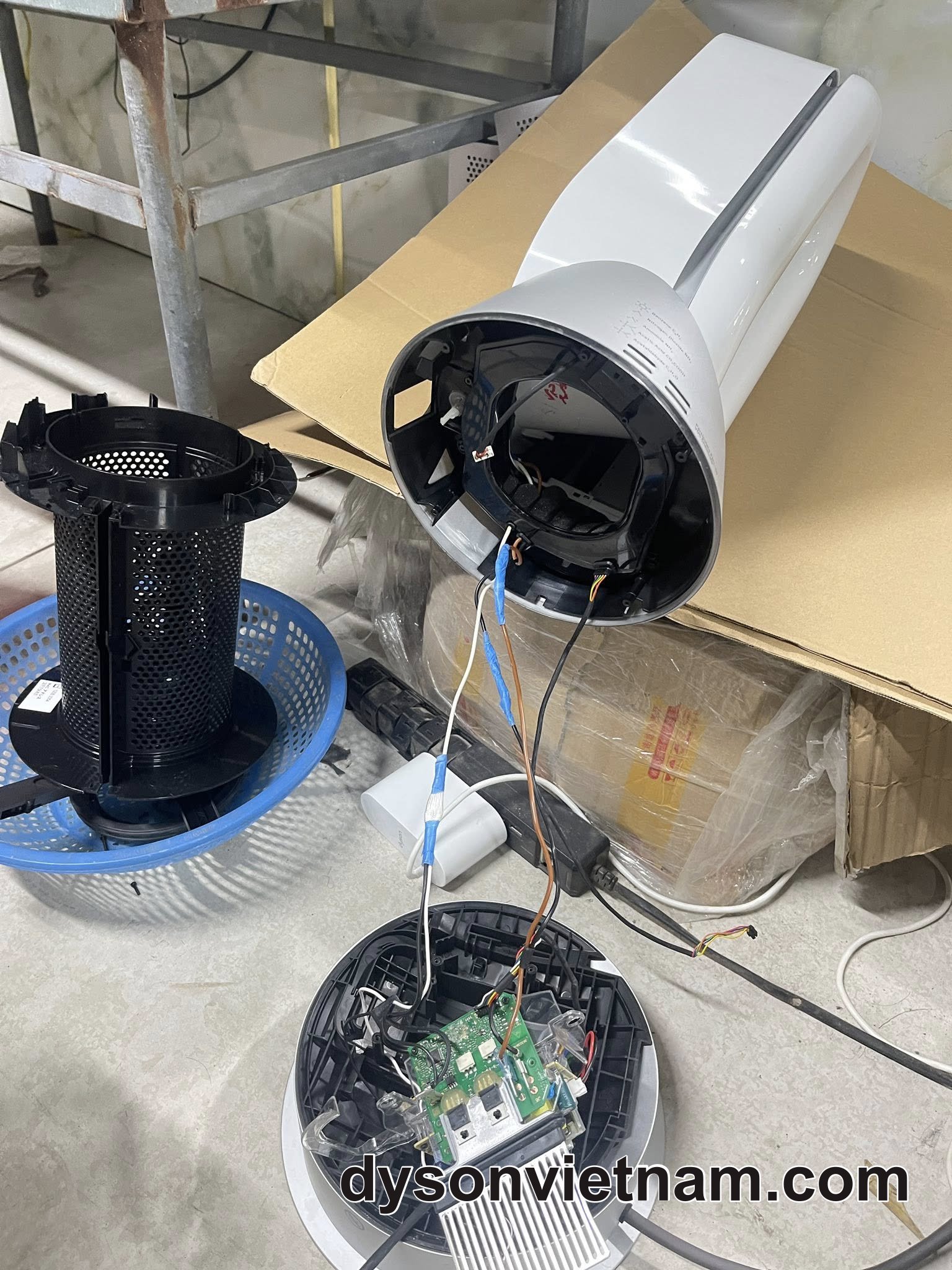 thay lõi lọc không khí Dyson
