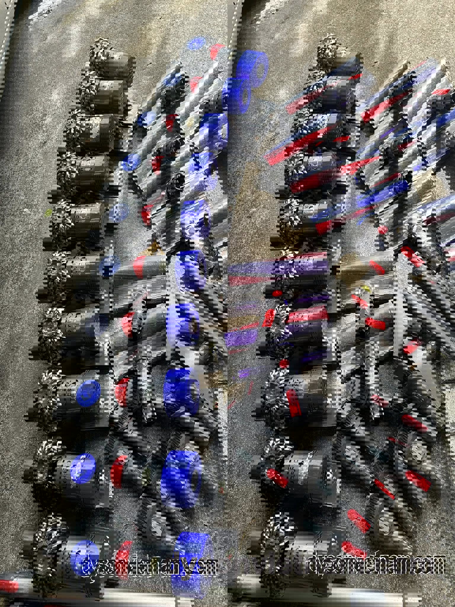 máy hút bụi Dyson V6