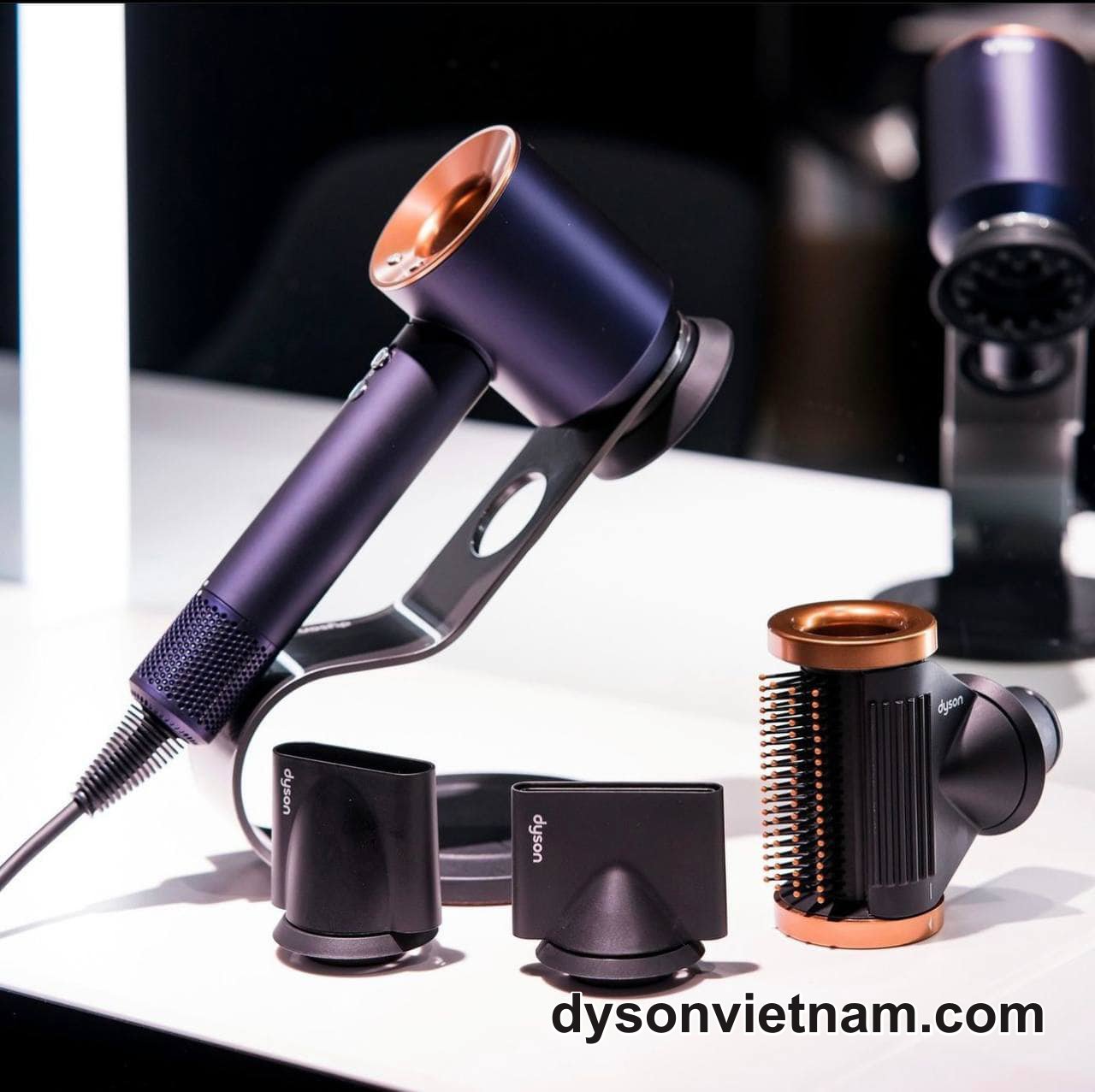 sửa máy sấy tóc Dyson