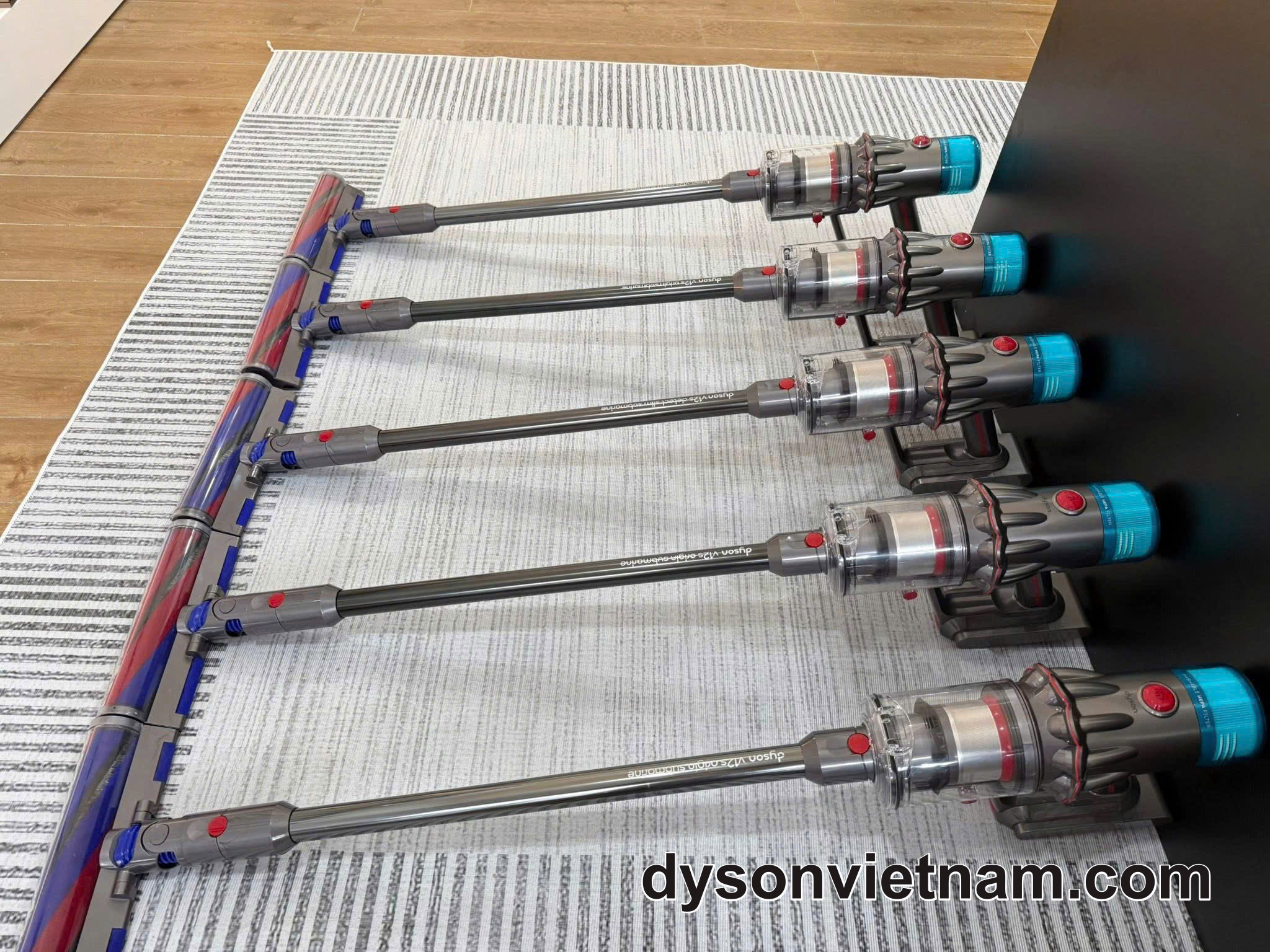 máy hút bụi Dyson V6